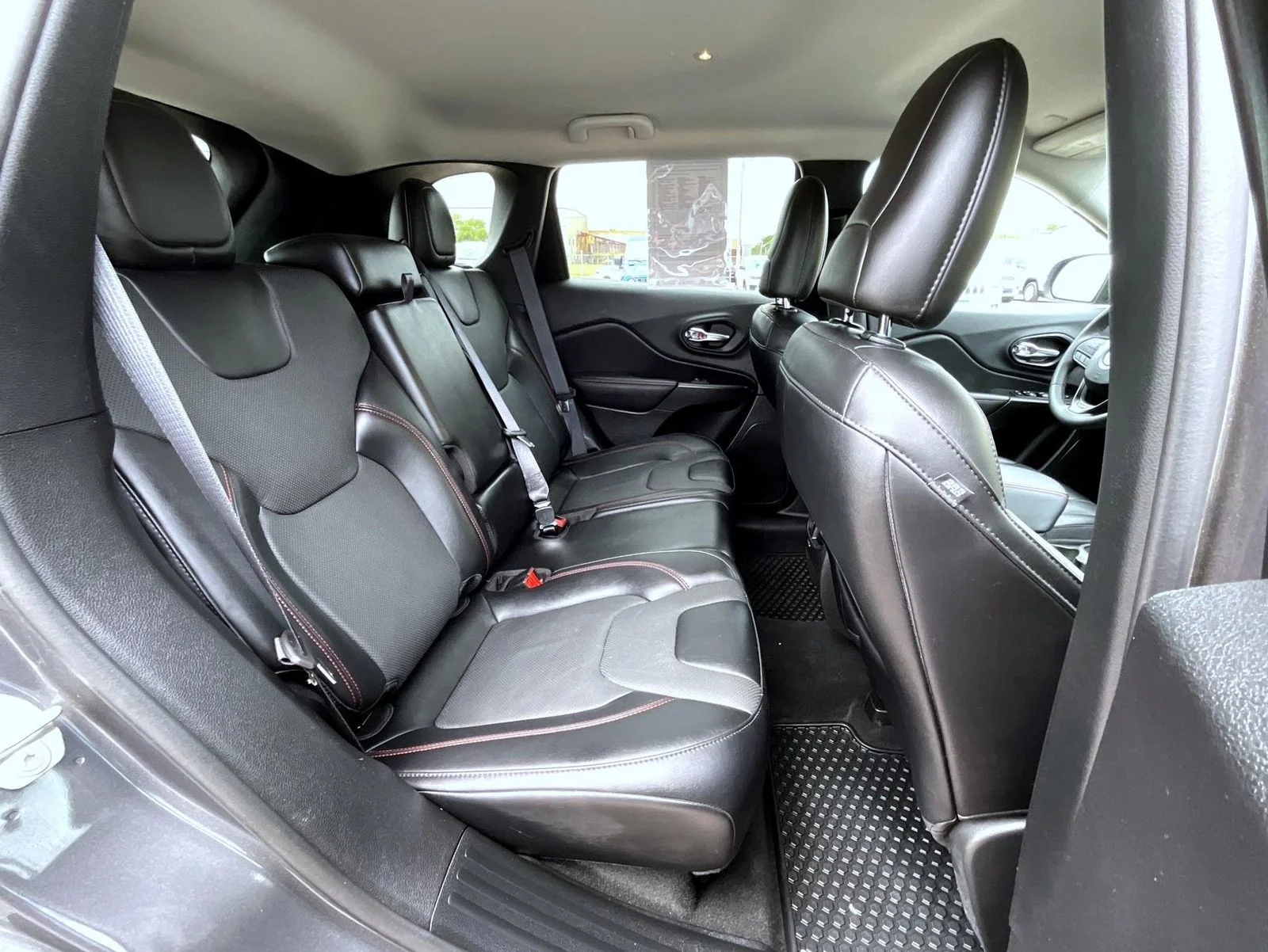 Used 2022 Gray Jeep Trailhawk image 18