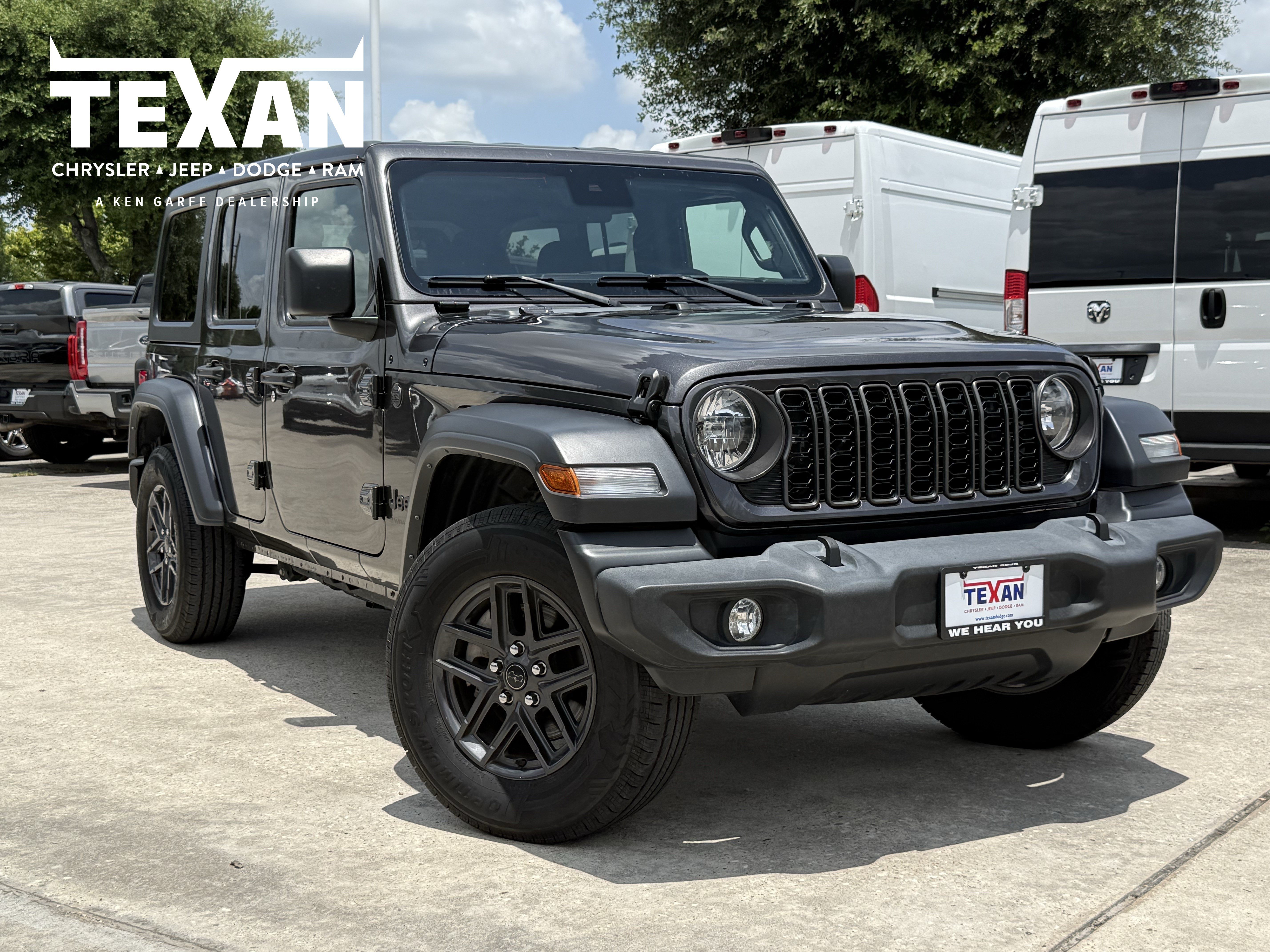 Used 2024 Granite Crystal Metallic Clearcoat Jeep  image 1