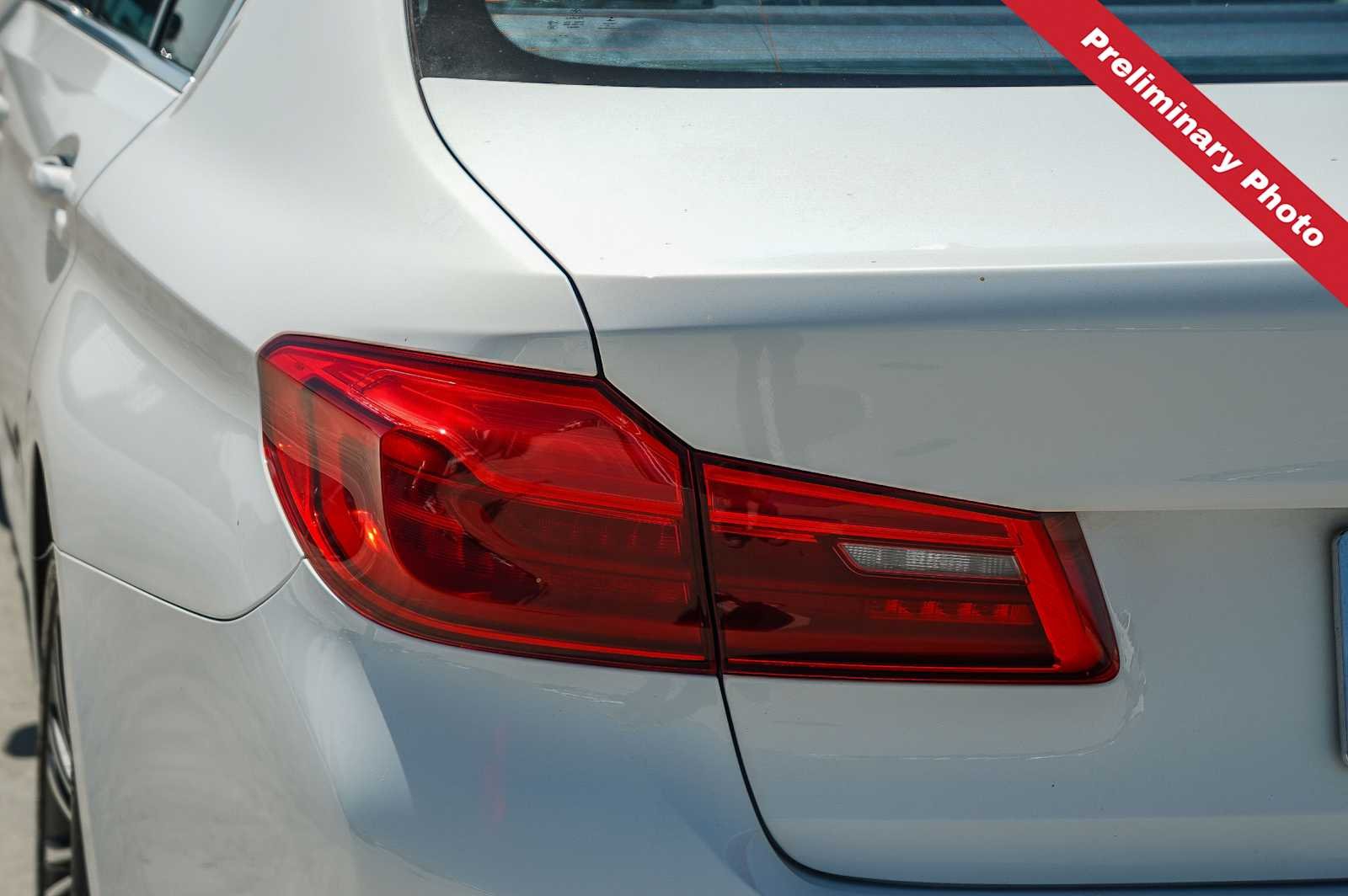 Used 2019 Alpine White BMW 530i image 9