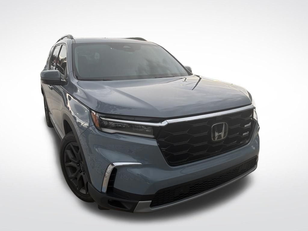 Used 2024 Gray Honda Elite image 2