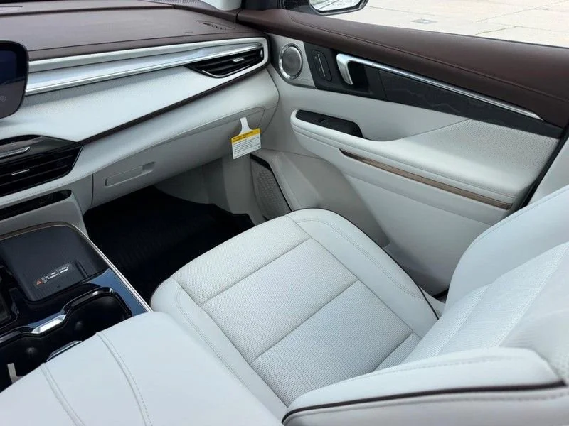 2026 Buick Enclave Avenir - Photo 18