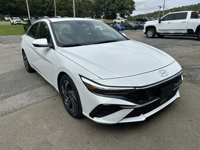 Used 2025 White Hyundai Limited image 11