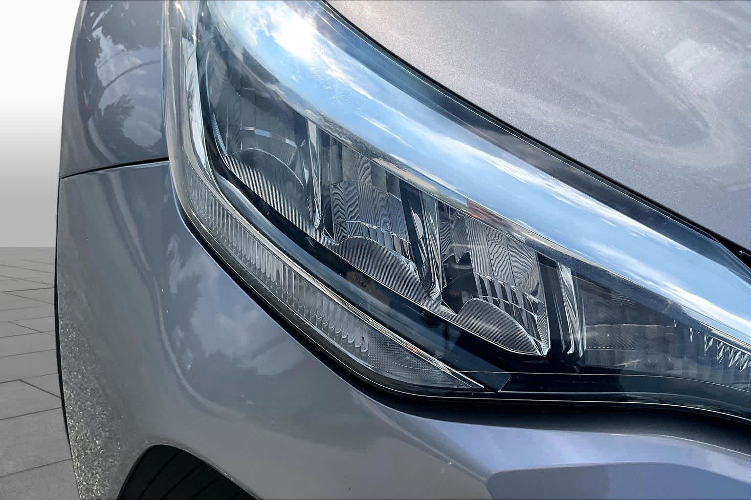 Used 2020 Silver Knockout Metallic Toyota XLE image 27