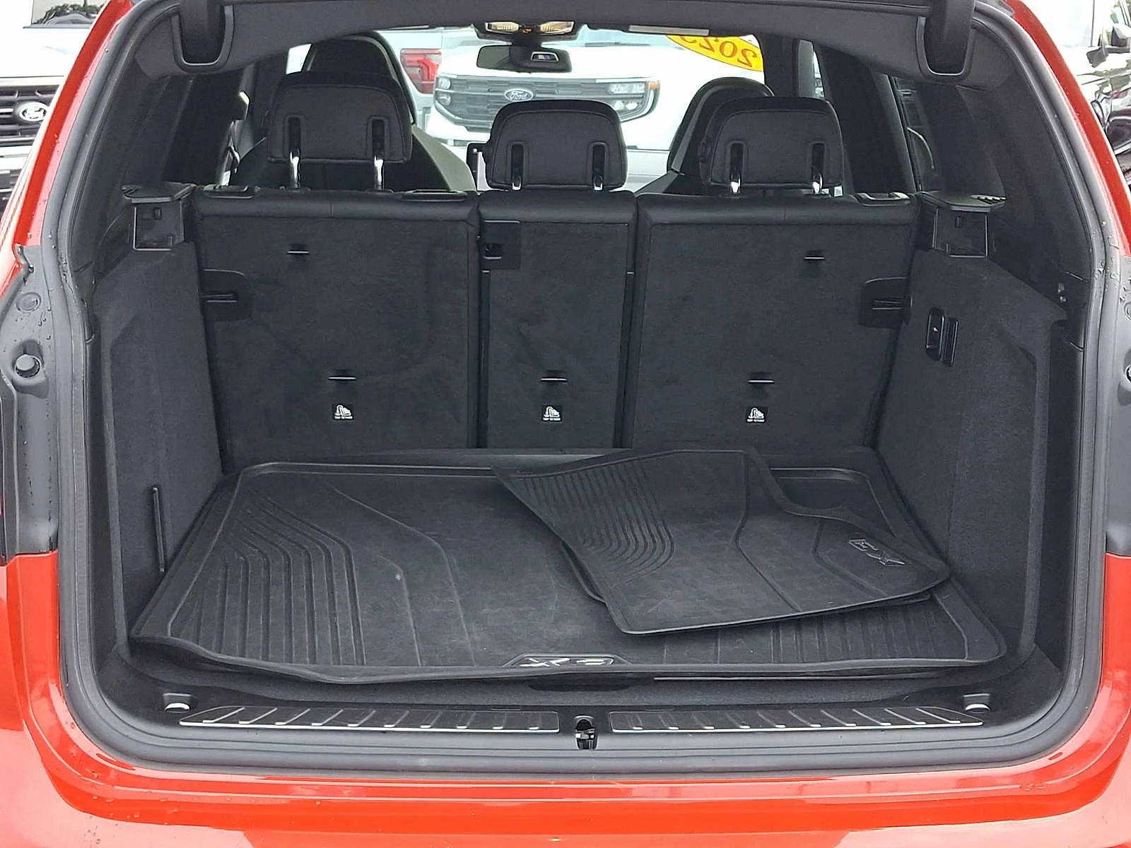 Used 2023 Orange BMW  image 28
