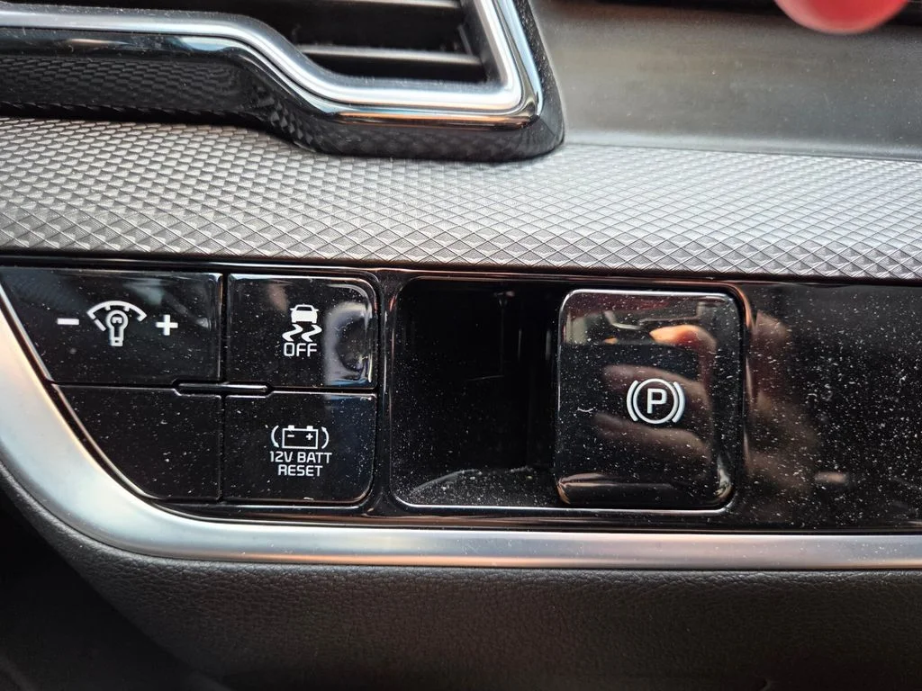 Used 2023 Black Kia LX image 12