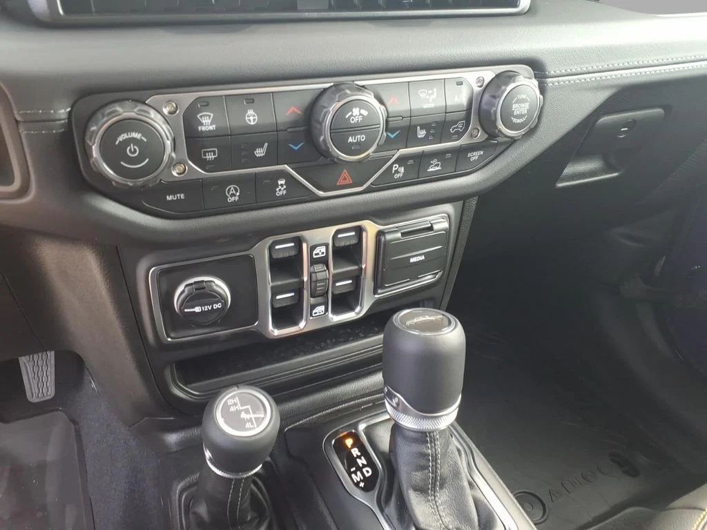 New 2026 Reign Exterior Paint Jeep Sahara image 15