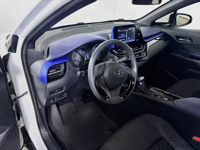 Certified Used 2022 WIND CHILL PEARL Toyota  image 10