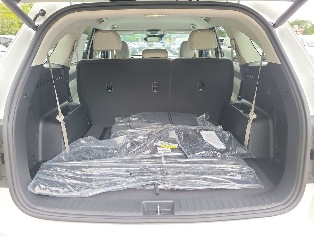 New 2026 Snow White Pearl Kia EX image 14