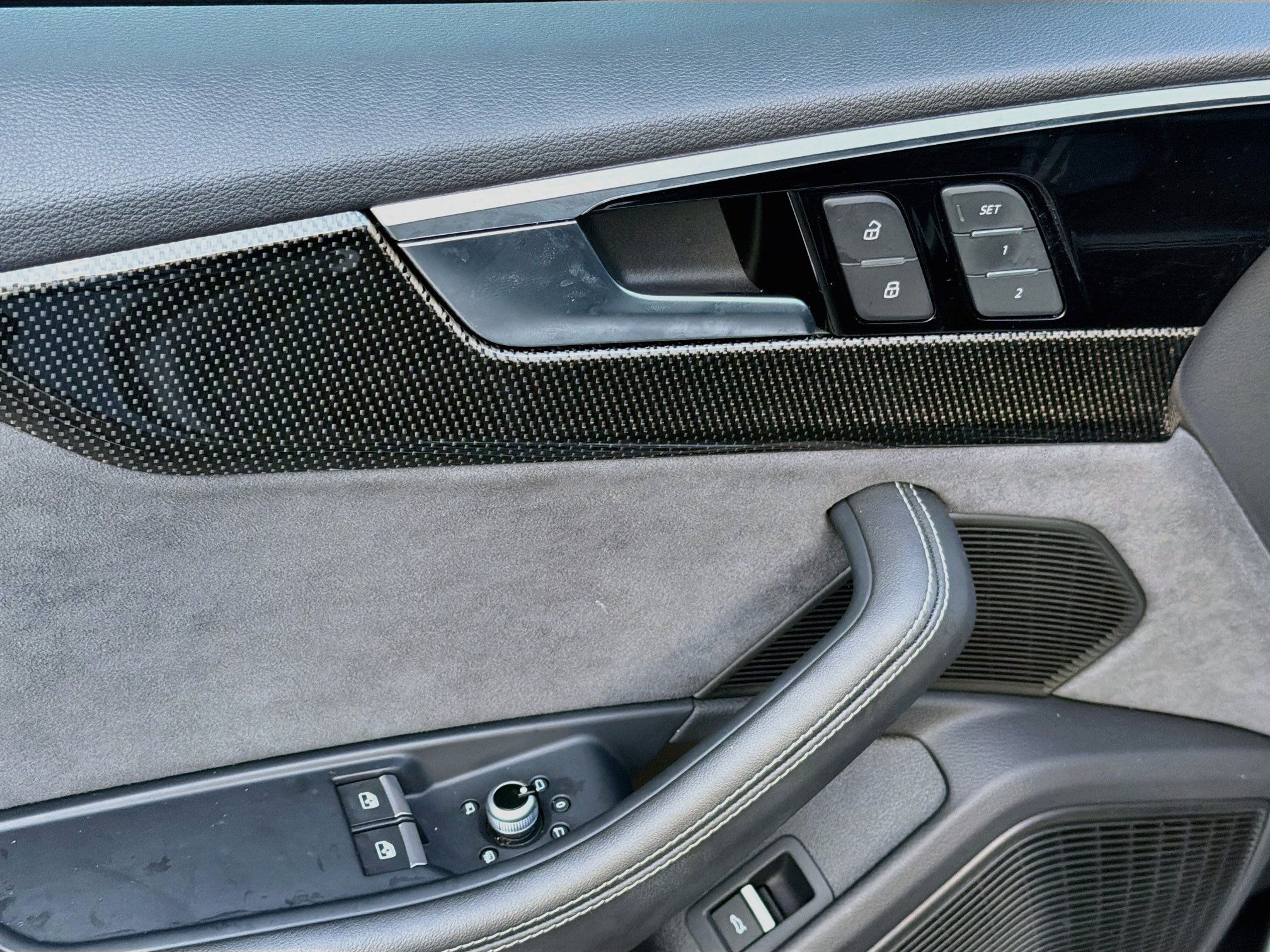 Used 2023 Daytona Gray Pearl Effect/Black Roof Audi Premium Plus image 21