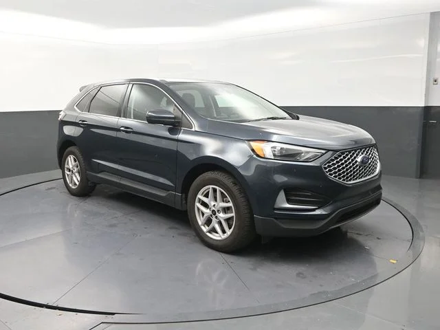 Used 2024 Blue Ford SEL image 10