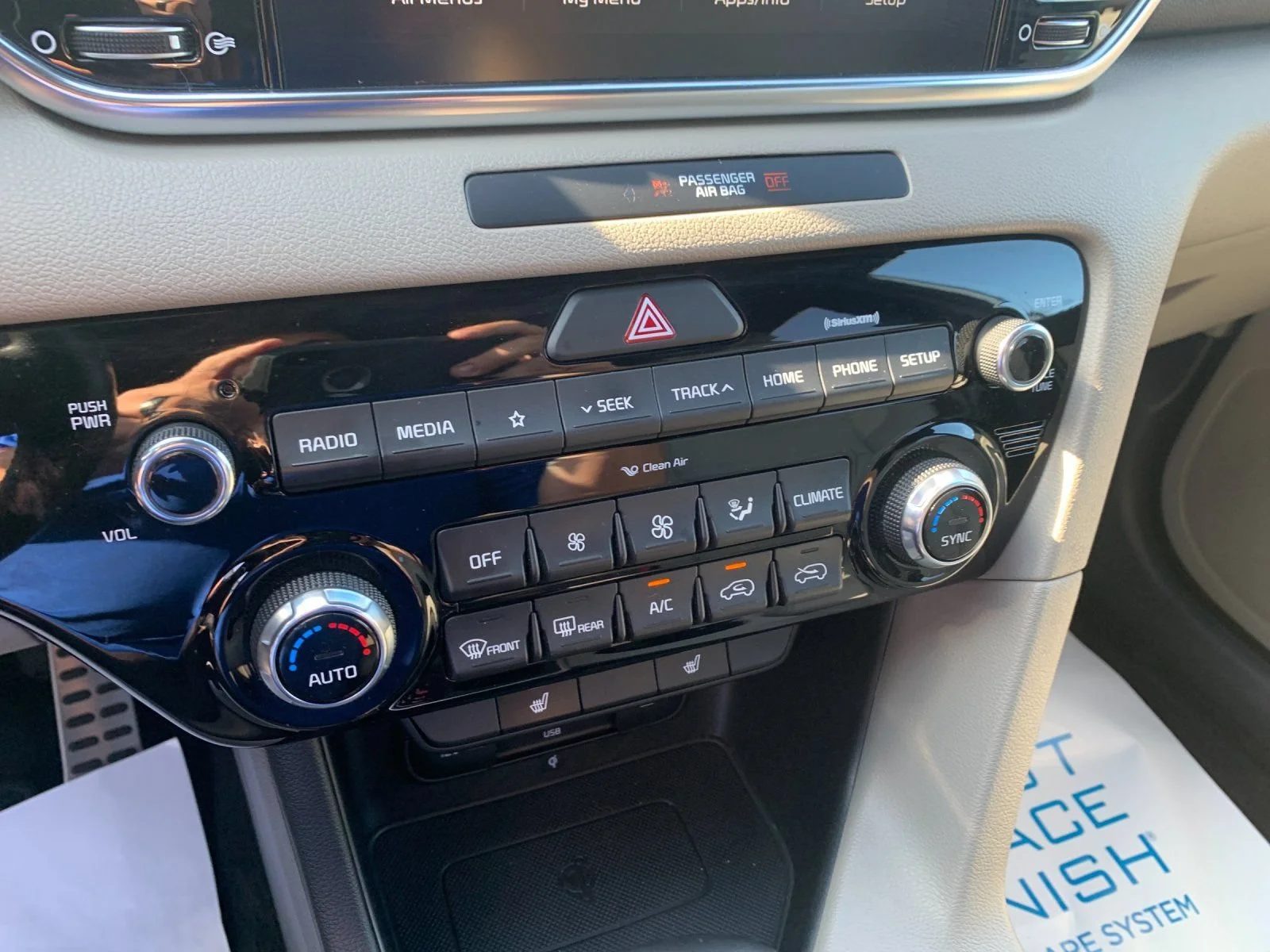 Used 2022 White Kia Nightfall Edition image 22