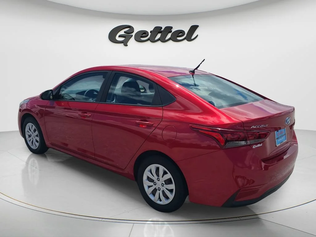 Used 2019 Red Hyundai SE image 7