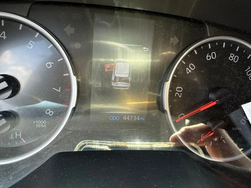 Used 2022  Toyota XLE image 6