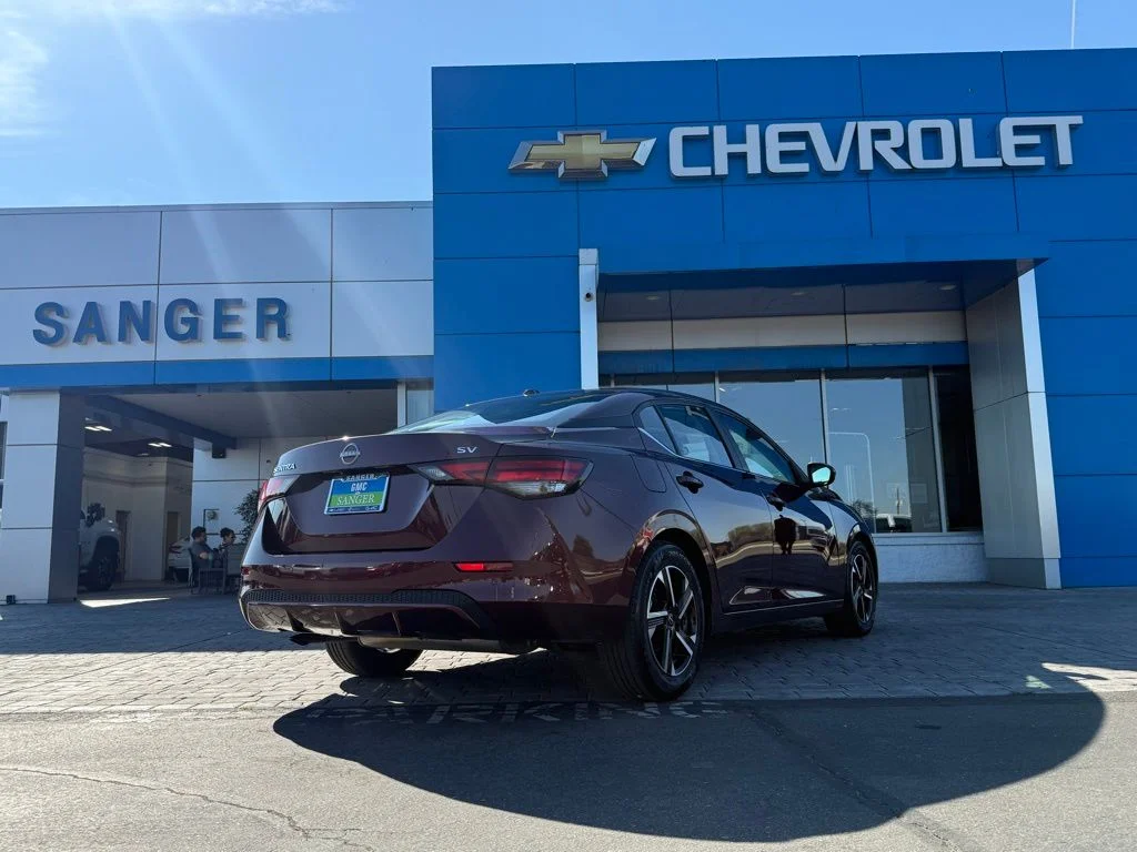 Used 2024  Nissan SV image 7
