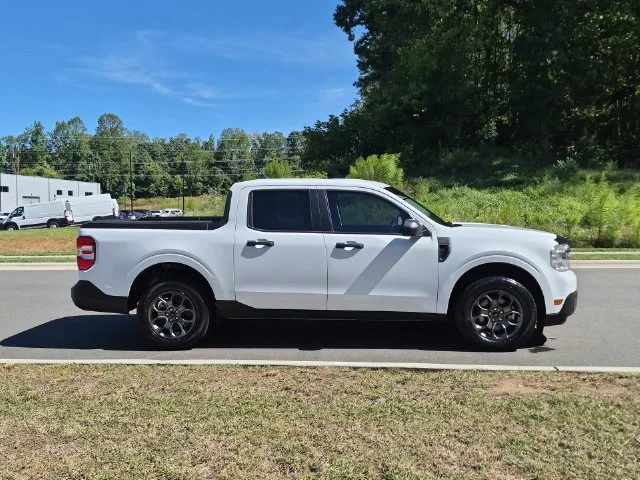 Used 2024 White Ford XLT image 14