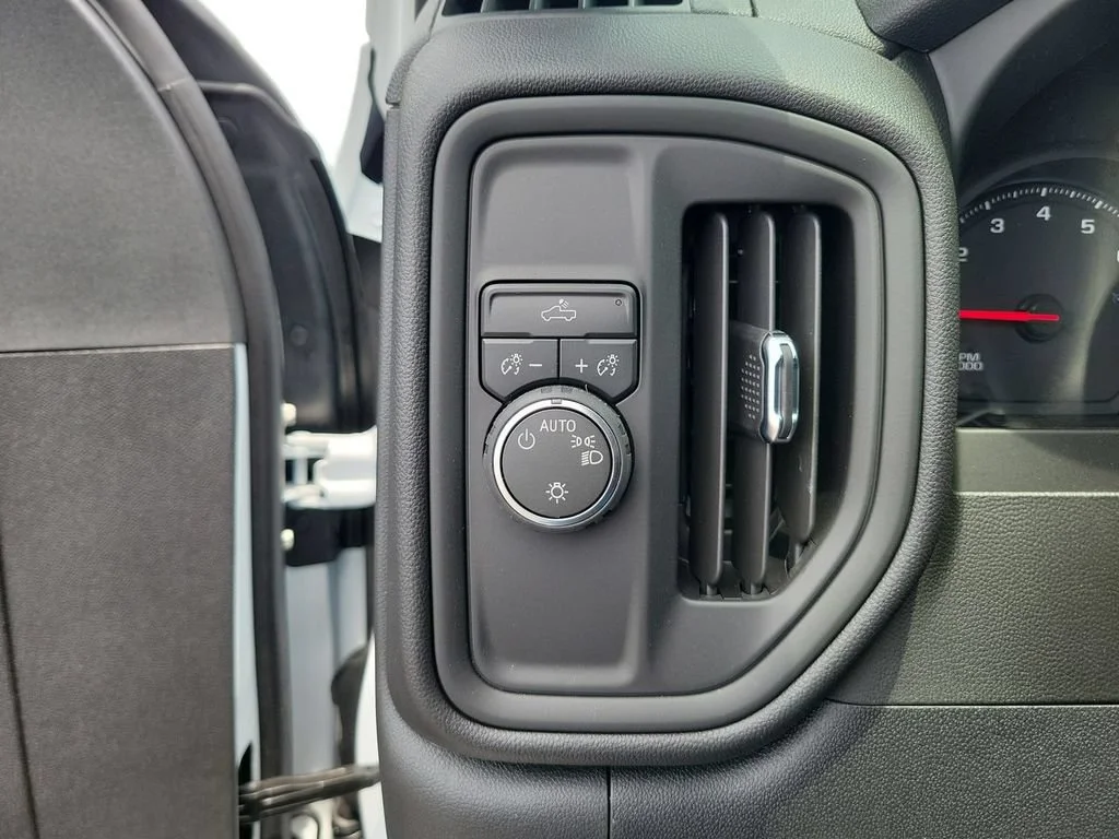 New 2026 Summit White Chevrolet WT image 21