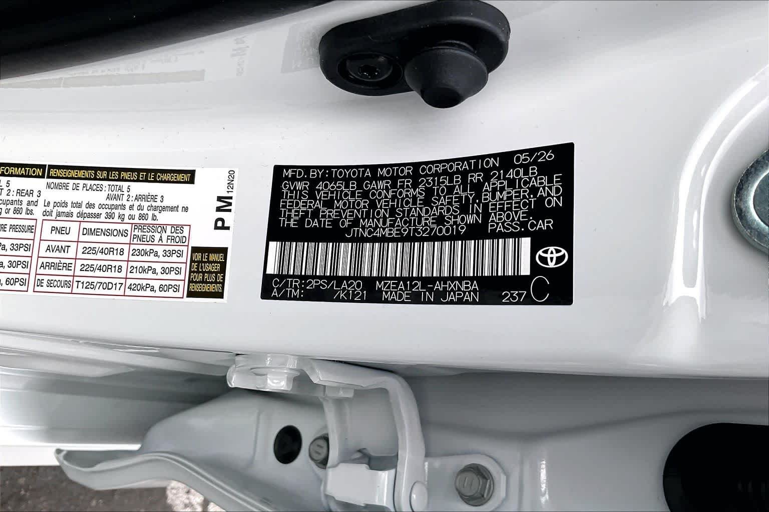 New 2026 Wind Chill Pearl/Midnight Black Metallic Toyota XSE image 21