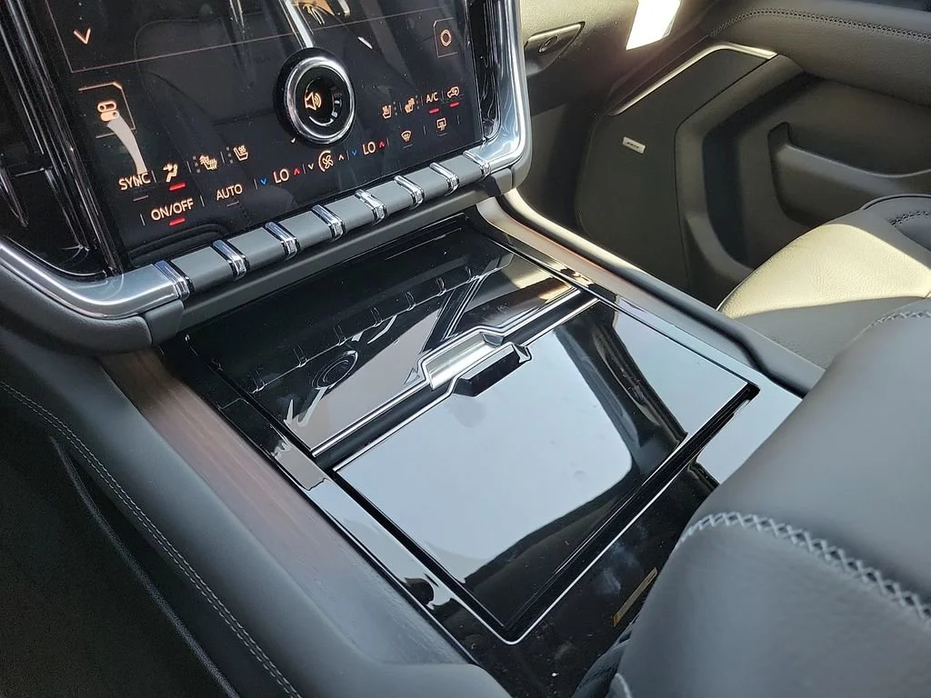2026 GMC Yukon XL Denali - Photo 25