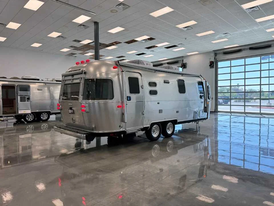 New 2027 SILVER AIRSTREAM  image 2