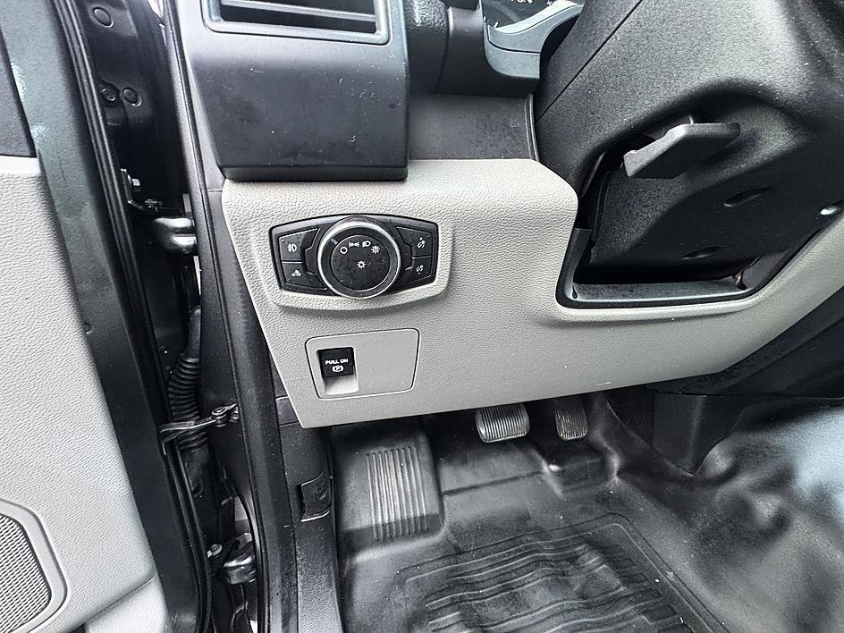 Used 2016 Magnetic Ford XL image 16