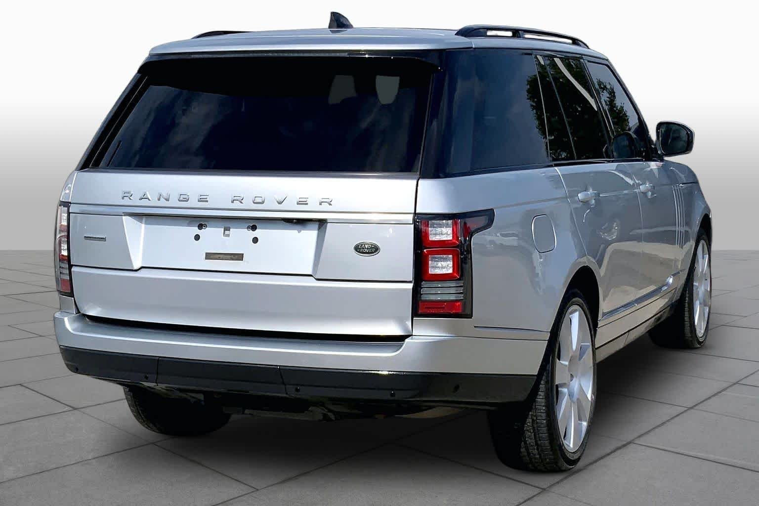 Used 2017 Silicon Silver Metallic Land Rover  image 13