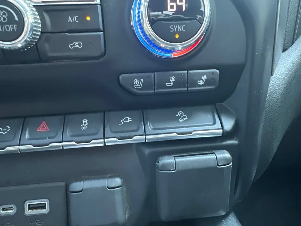 Used 2020 QUICKSILVER METALLIC GMC Denali image 24