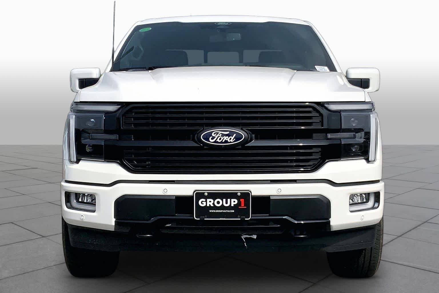 New 2026 Star White Metallic Tri-Coat Ford Platinum® image 3