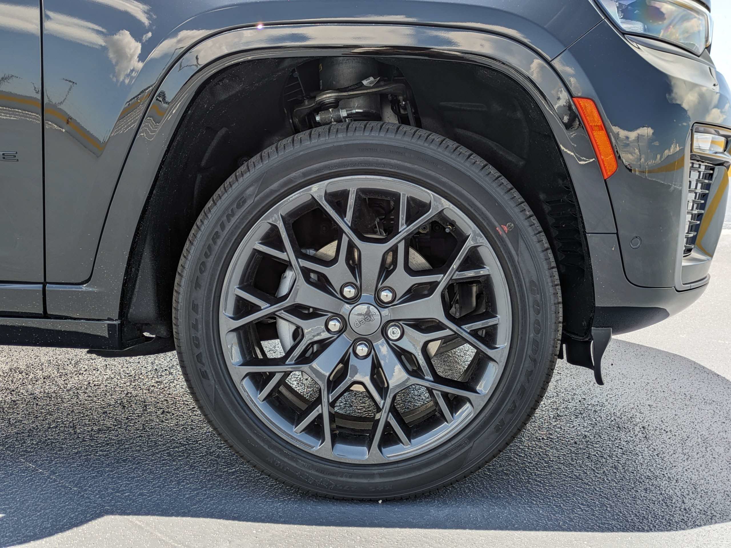 New 2026 Diamond Black Crystal Pearl-Coat Exterior Paint Jeep Summit image 10