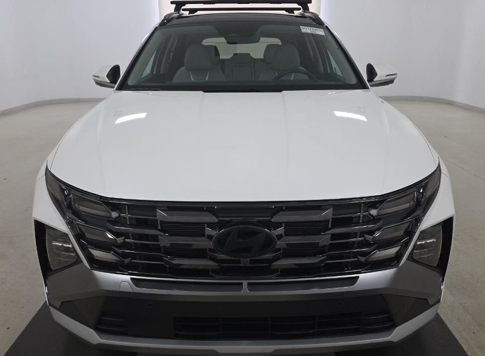Used 2025 White Hyundai Limited image 2