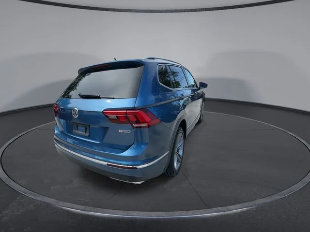 Used 2019 Blue Volkswagen 2.0T SEL R-Line image 7