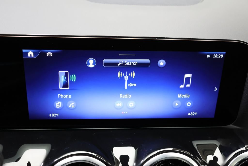 Certified Used 2026 Polar White Mercedes-Benz GLA 250 image 26