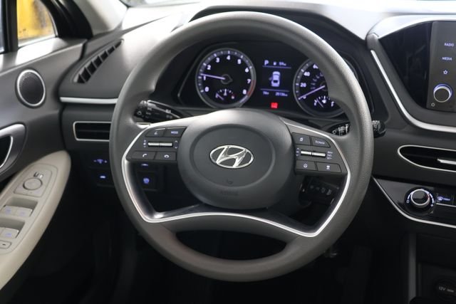 Used 2023 Blue Hyundai SE image 10