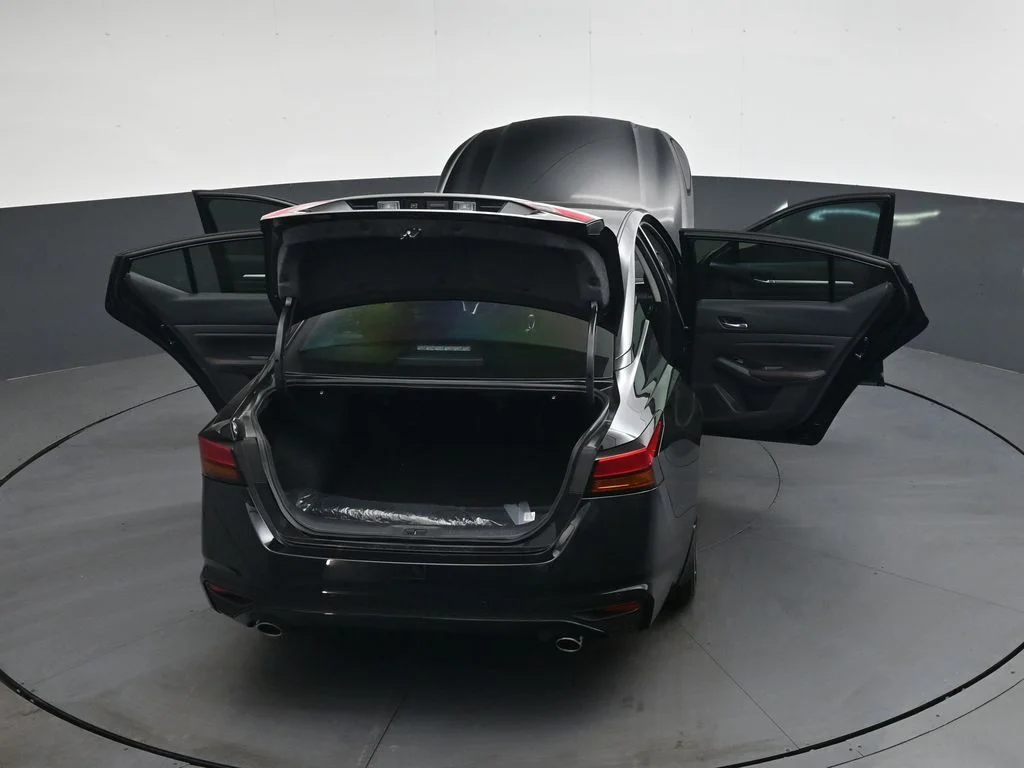 Used 2025 Black Nissan 2.5 SR image 55