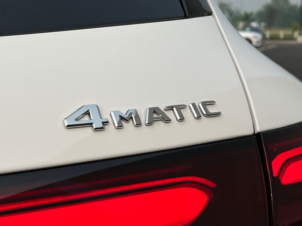 New 2026 Polar White Mercedes-Benz GLC 300 image 30