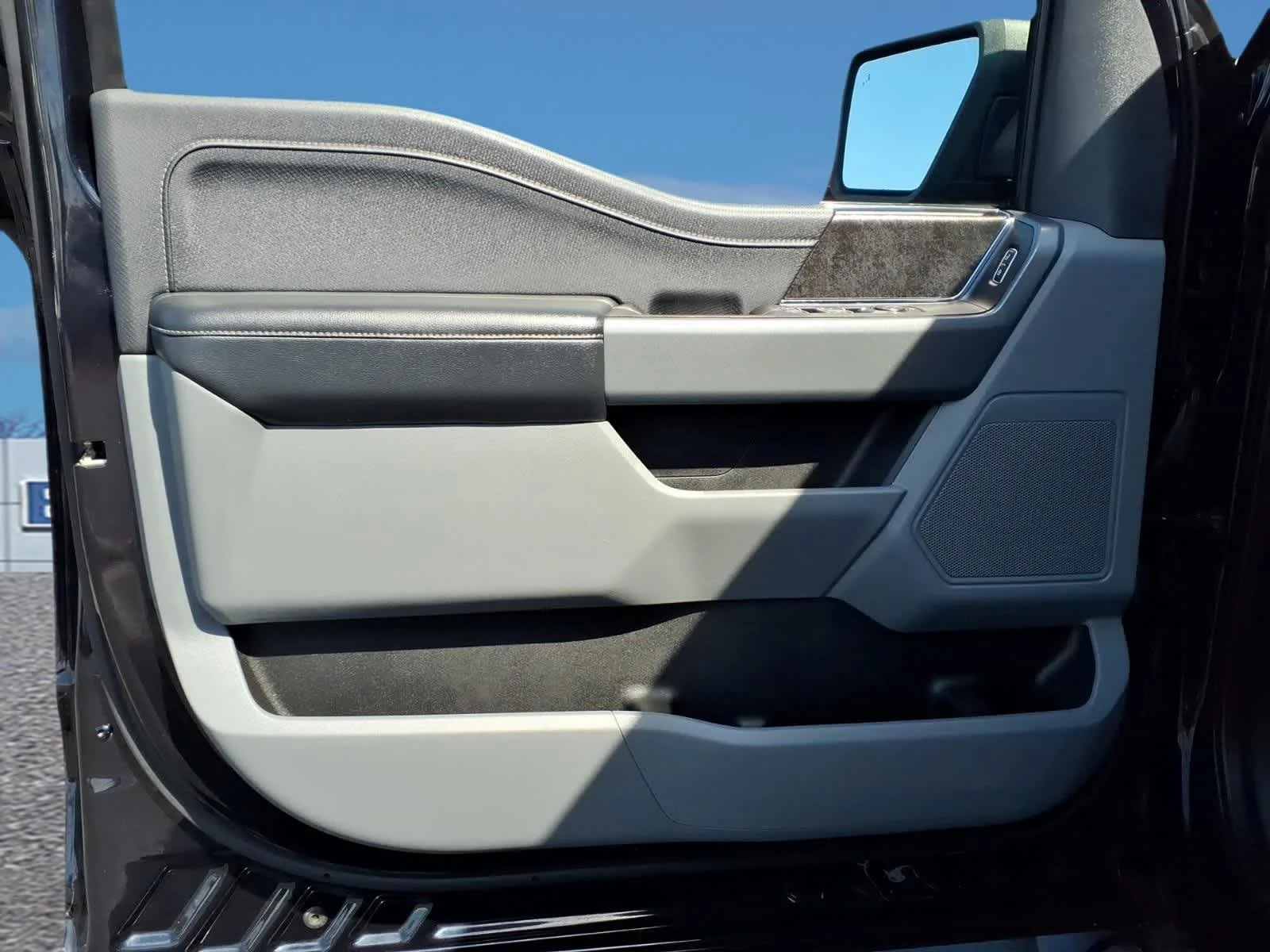 Used 2021 Antimatter Blue Ford XLT image 11