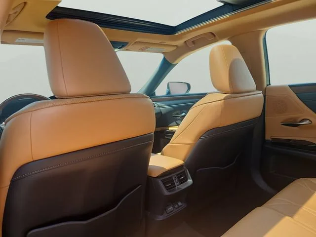 Used 2024 Red Lexus ES 350 Luxury image 9