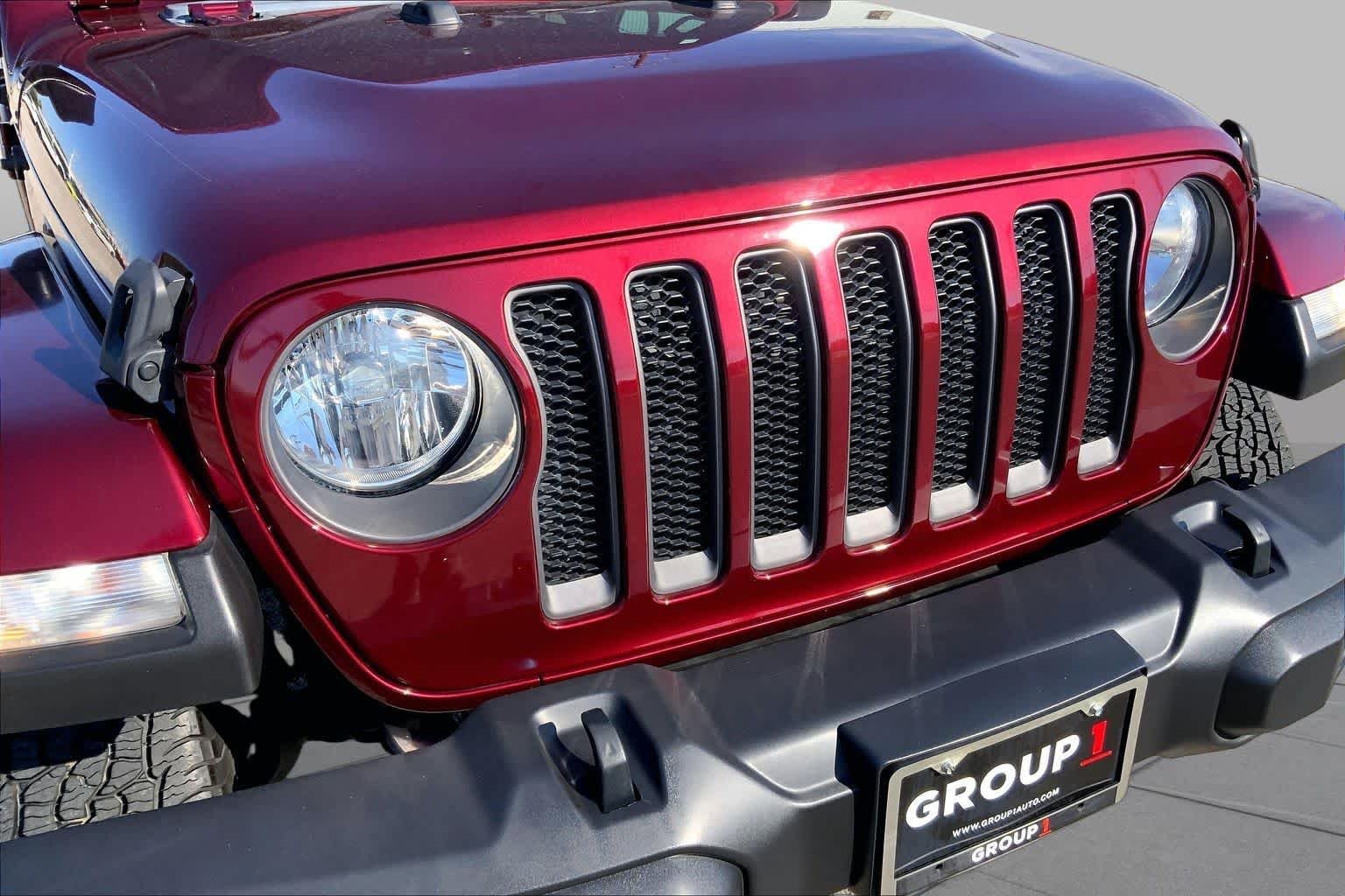 Used 2021 Snazzberry Pearlcoat Jeep Unlimited 80th Anniversary image 29