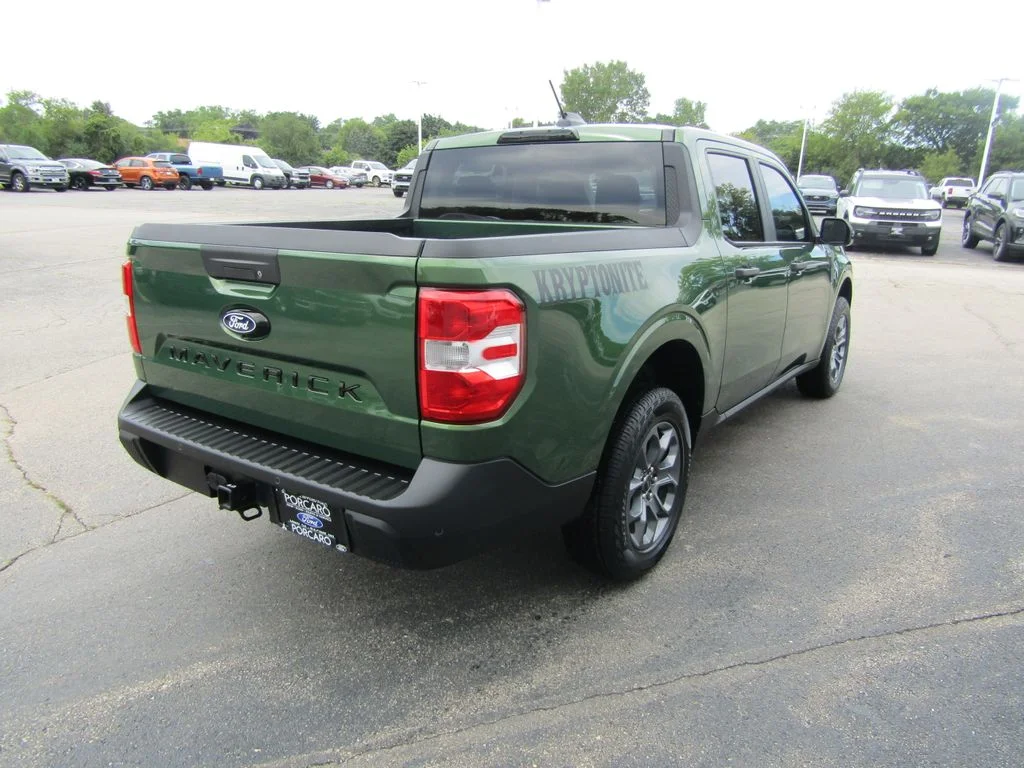 Used 2025 Green Ford XLT image 10