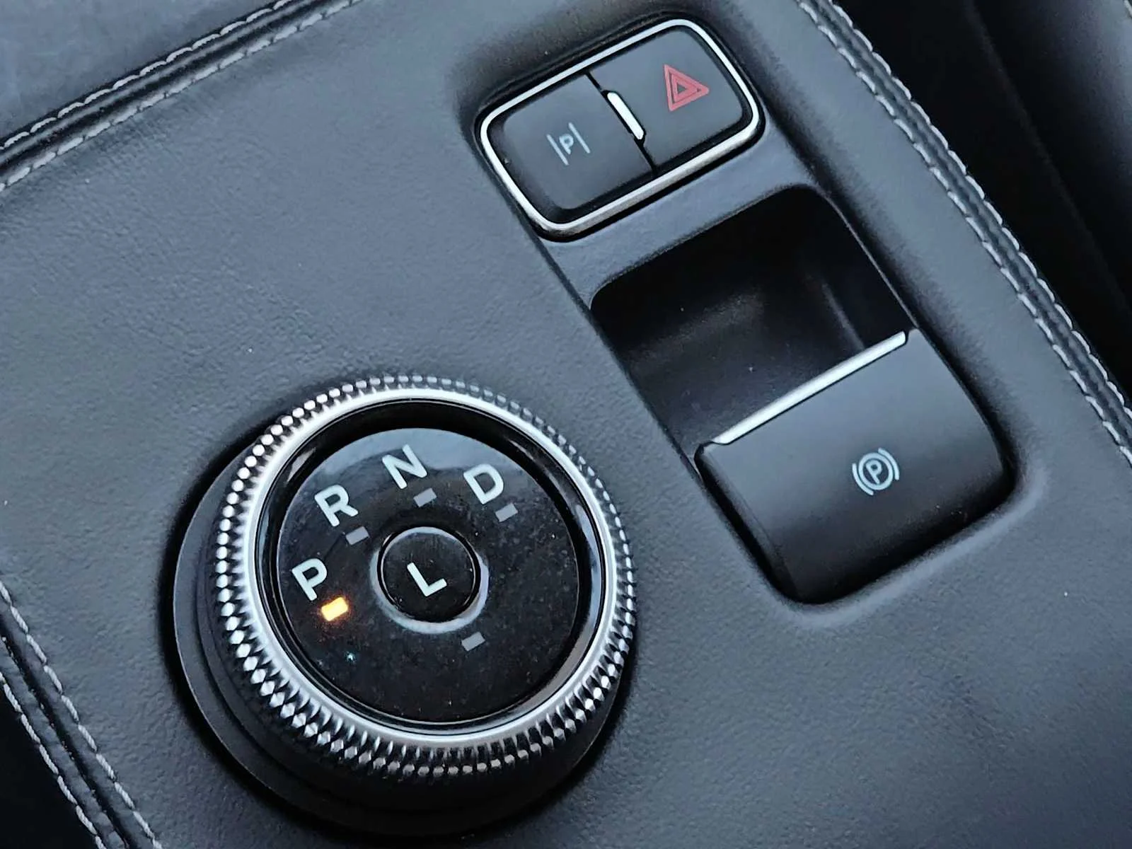 Used 2023 Vapor Blue Metallic Ford Select image 16