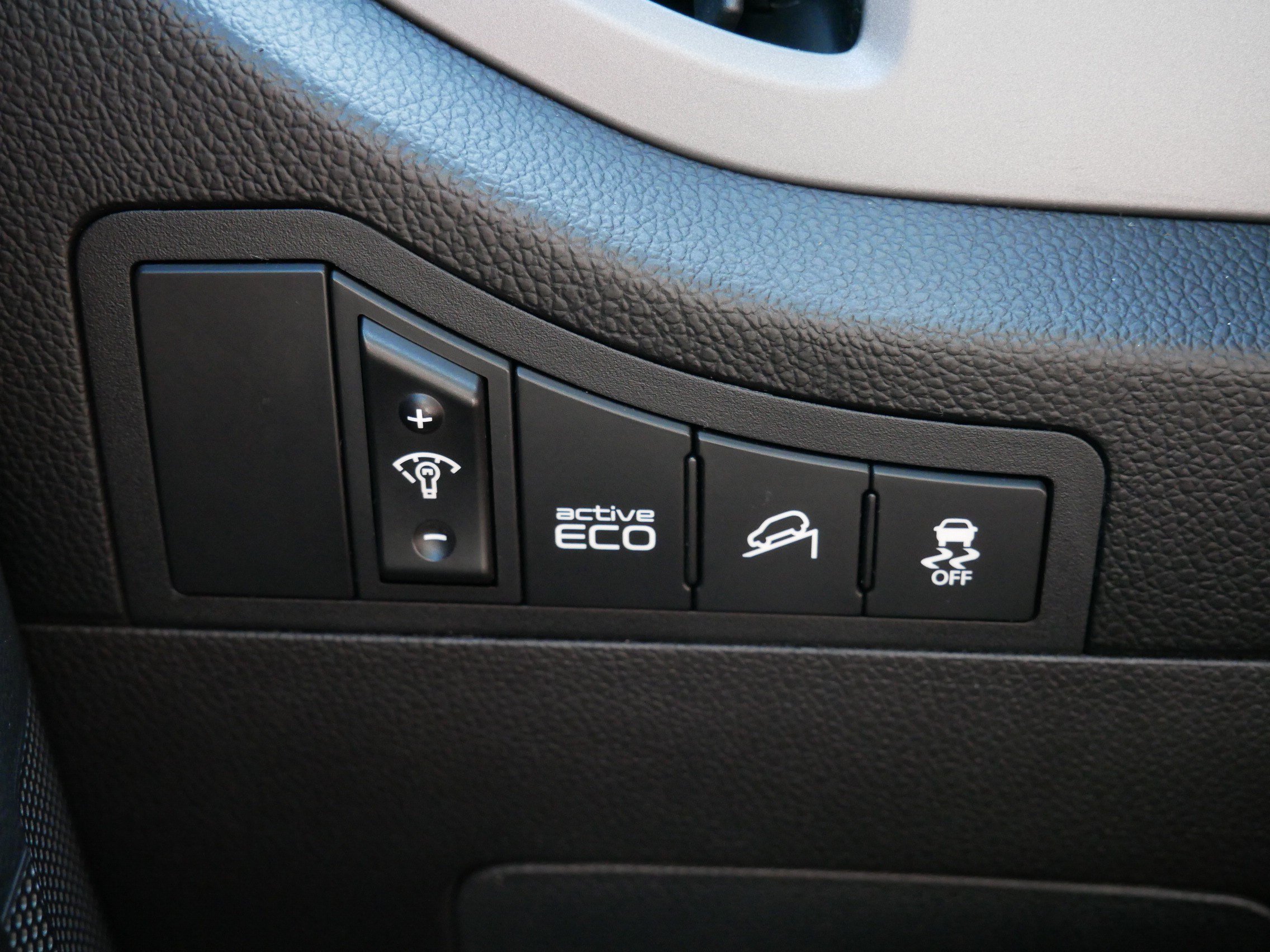 Used 2015 Mineral Silver Kia LX image 26