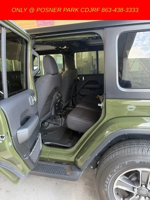 Used 2023 Green Jeep Sahara image 4