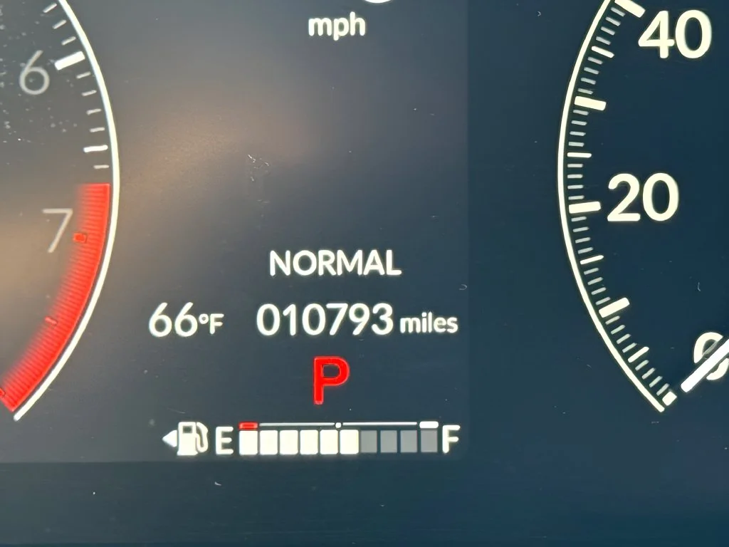 Used 2025  Honda LX image 21
