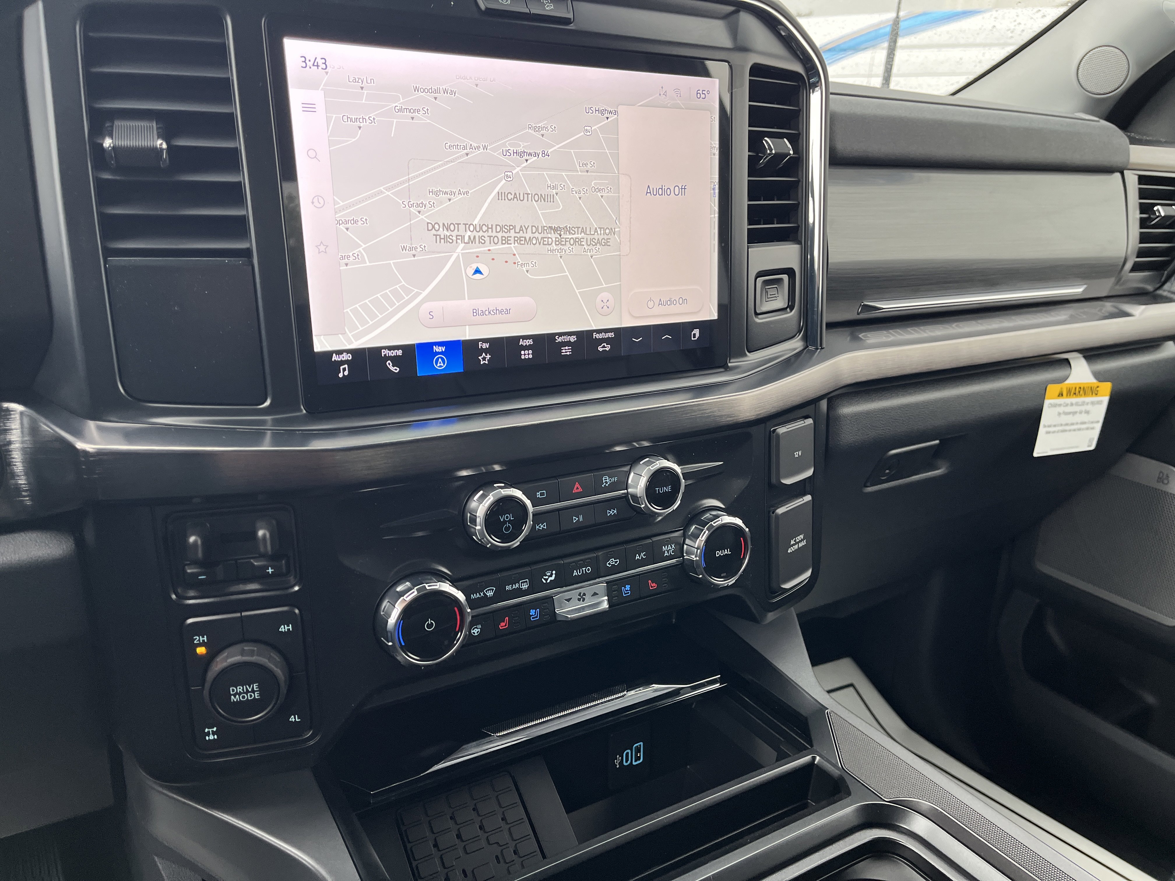 New 2026 Glacier Gray Metallic Tri-Coat Ford F-250® Lariat® image 25