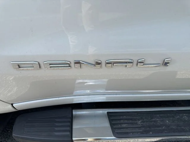 Used 2020 White GMC Denali image 9