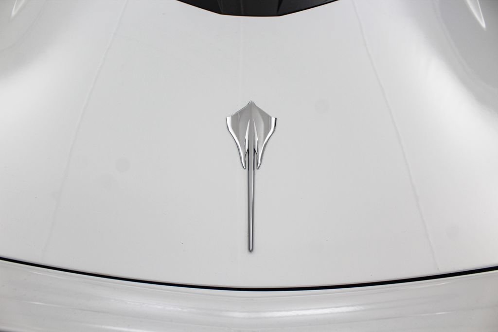 Used 2022 ARCTIC WHITE Chevrolet 3LT image 10