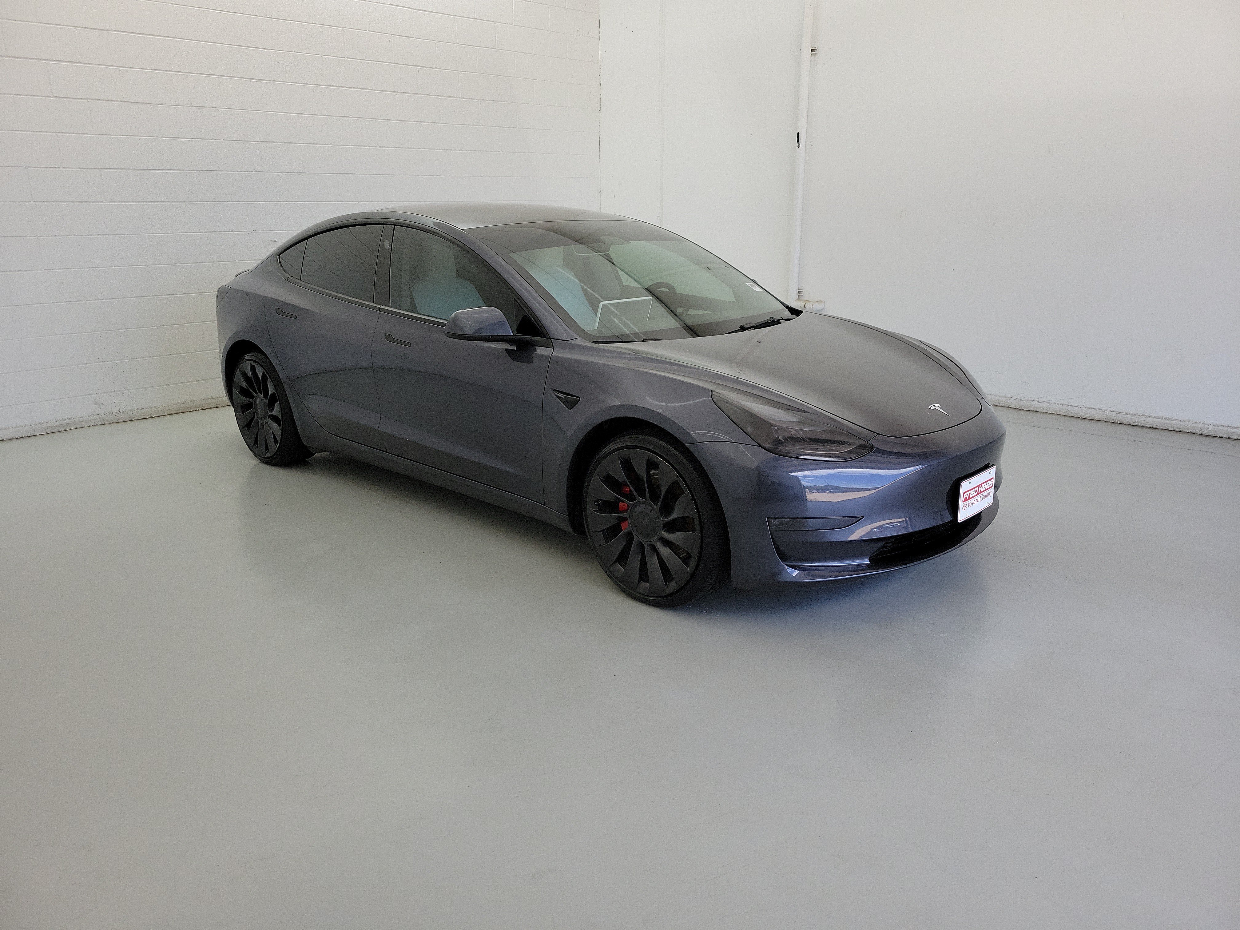 Used 2023  Tesla Performance image 4