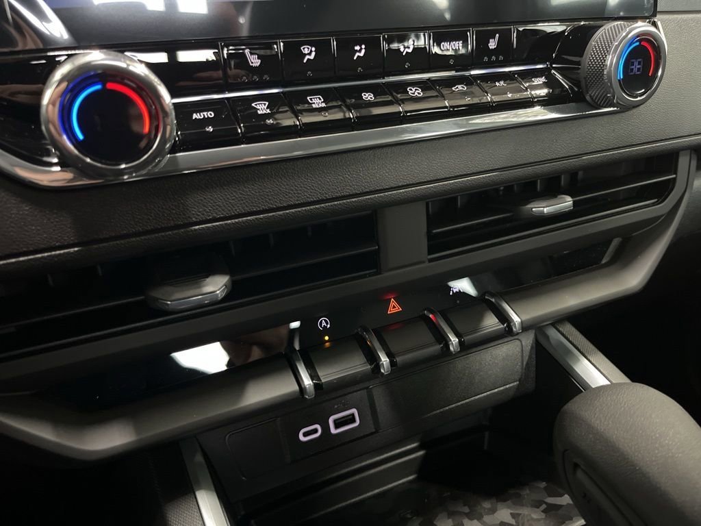2026 Chevrolet Colorado Trail Boss - Photo 14