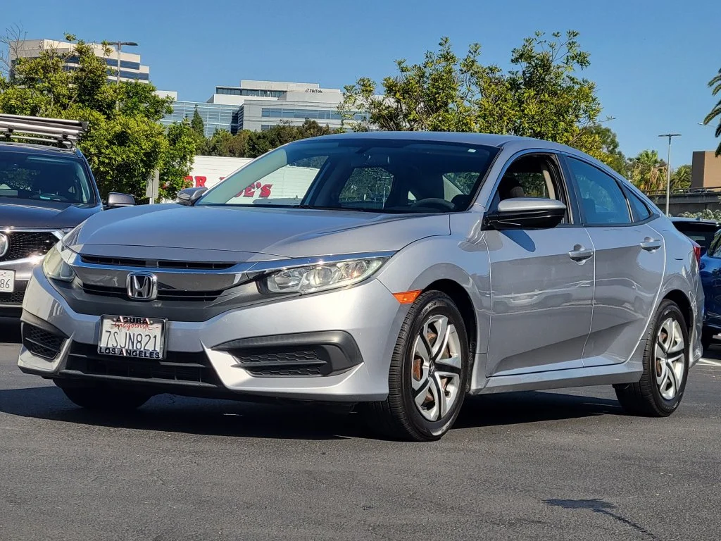 Used 2016 Lunar Silver Metallic Honda LX image 2