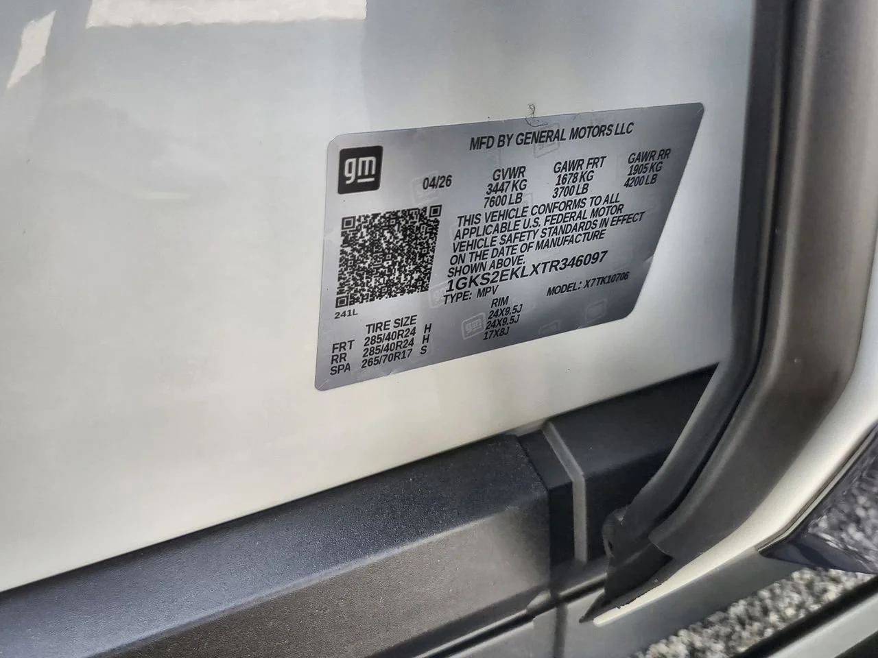 New 2026 Glacier White Tricoat GMC Denali Ultimate image 35