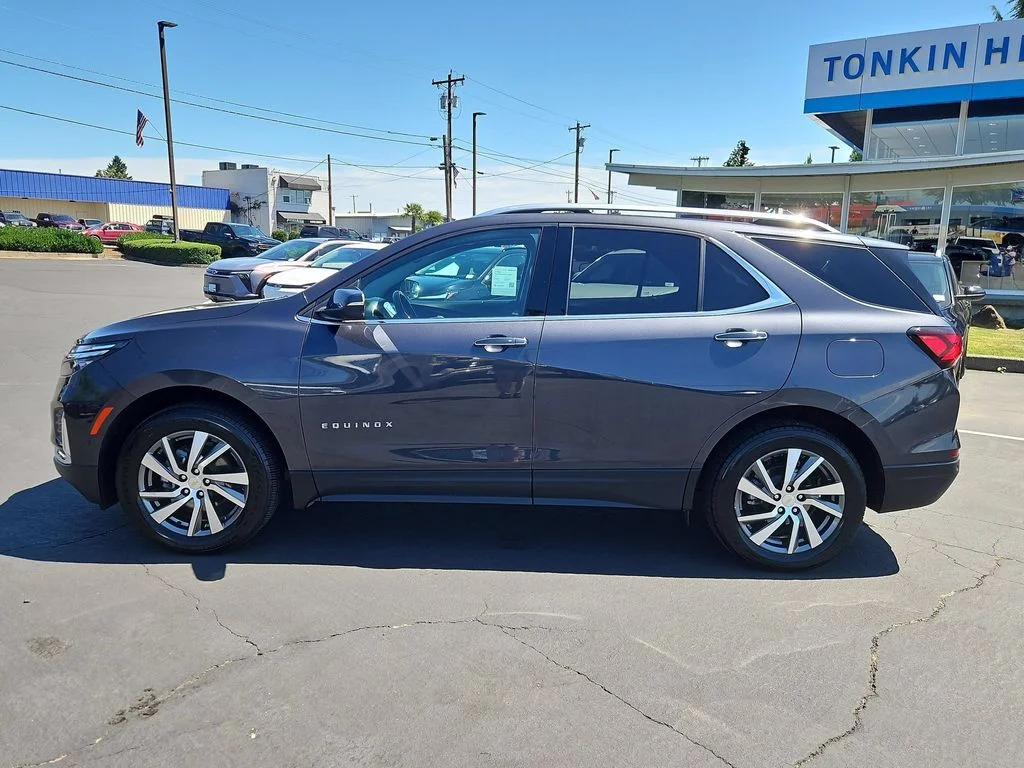 Used 2022 Iron Gray Metallic Chevrolet Premier image 3